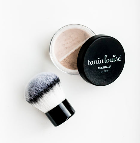 Tania Louise Cosmetics Mineral Foundation and Kabuki Brush Set 